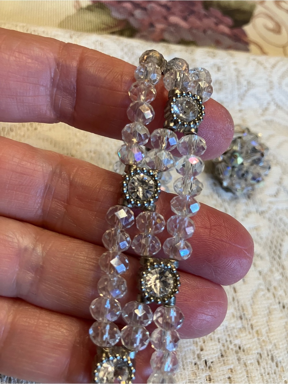 CUT CRYSTAL AND AB CRYSTAL BRACELETS AND EARRINGS - Picture 13 of 14